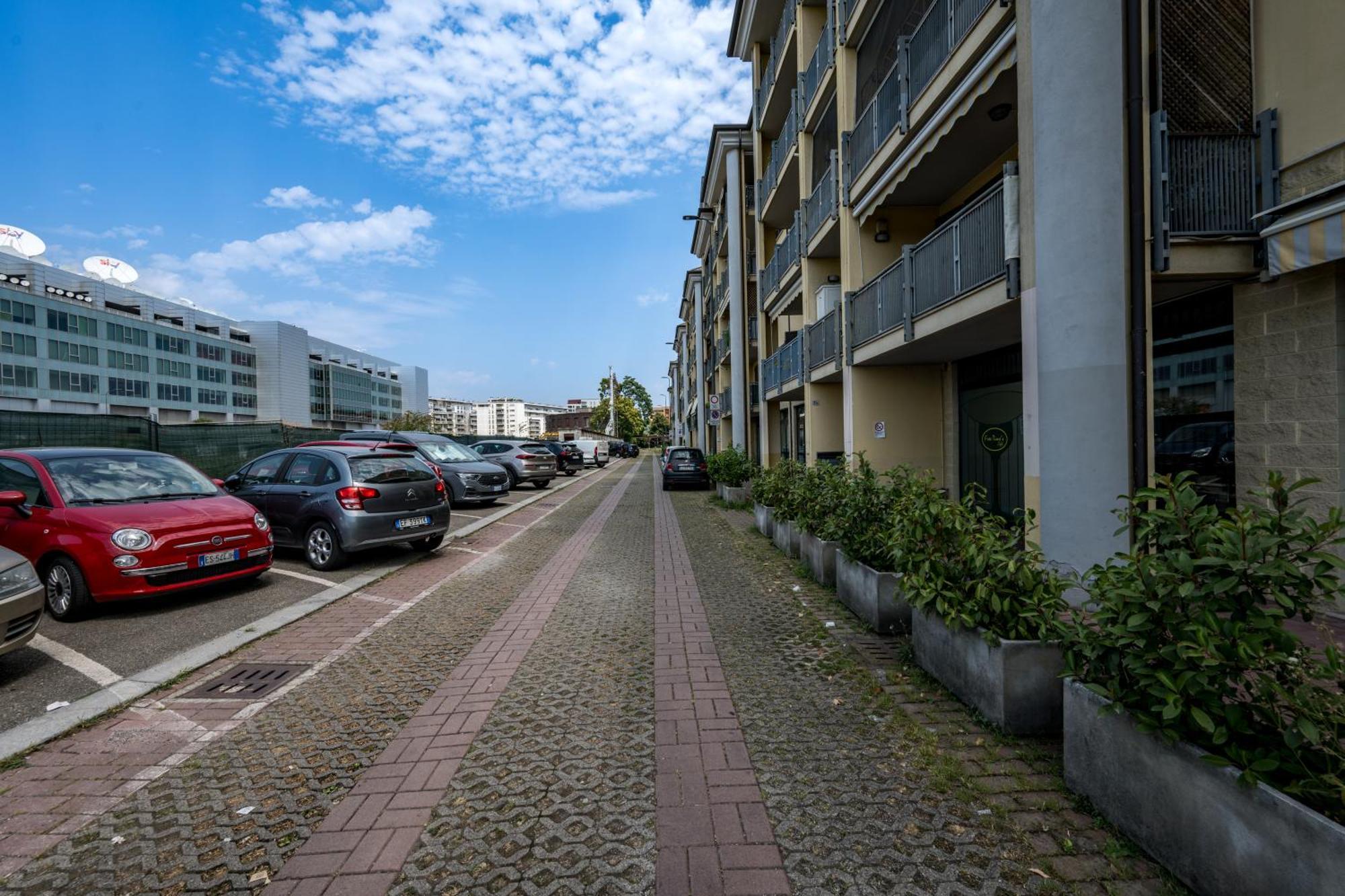 Cozy Suite Rogoredo Apartment Next To The Metro And Train Station Milano Exterior foto